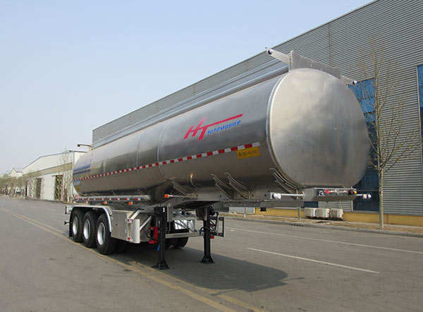冀宁宏泰牌10.5米34.8吨3轴普通液体运输半挂车(NHT9402GPG)