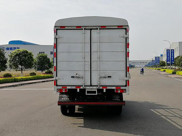 南駿牌NJA5041CCYPDF33A倉(cāng)柵式運(yùn)輸車公告圖片