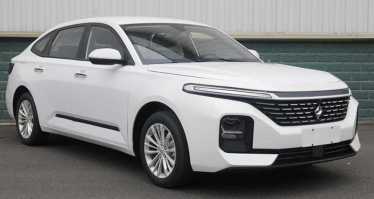 宝骏牌LZW7151CTWA型轿车