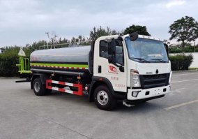 绿化喷洒车
