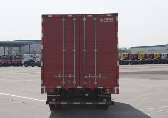 豪沃牌ZZ5047XXYG3215F145廂式運(yùn)輸車公告圖片