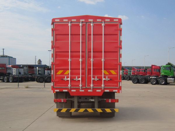 豪沃牌ZZ5187CCYK511JF1倉(cāng)柵式運(yùn)輸車公告圖片