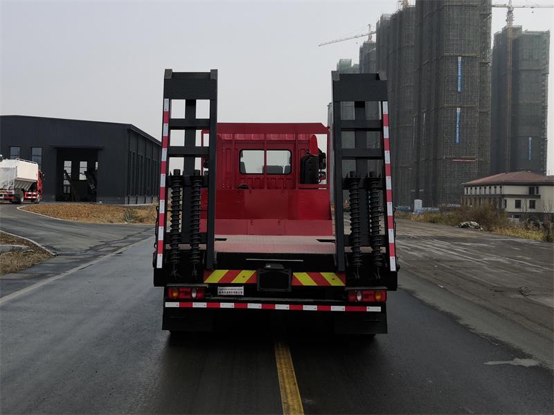 東風(fēng)牌EQ5180TPBGSZ6DS平板運(yùn)輸車(chē)公告圖片