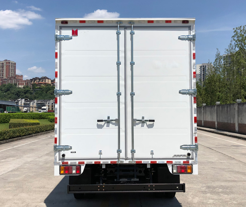 慶鈴牌(繁體)牌QL5070XXYMEHA廂式運(yùn)輸車公告圖片