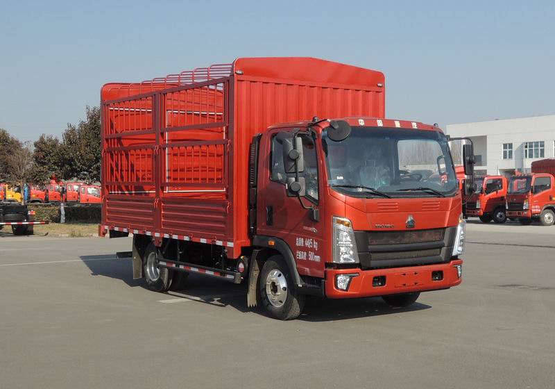 豪沃牌ZZ5047CCYC3215F145倉(cāng)柵式運(yùn)輸車公告圖片