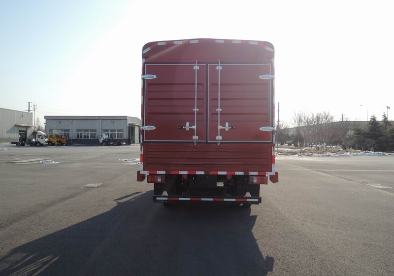 豪沃牌ZZ5047CCYC3215F145倉(cāng)柵式運(yùn)輸車公告圖片