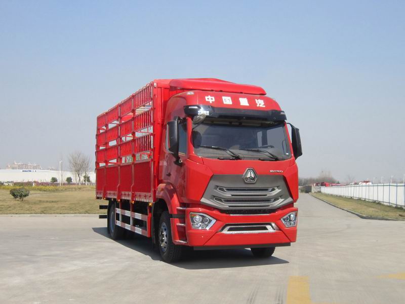 豪沃牌ZZ5187CCQK511JF1畜禽运输车公告图片