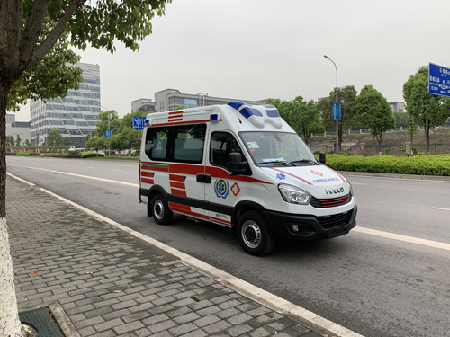 新逾捷牌XYT5048XJHNJ1救护车图片