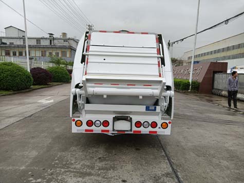 三聯(lián)牌YSY5070ZYSE6壓縮式垃圾車公告圖片