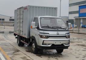 豪沃牌ZZ5047XXYF3111F139厢式运输车