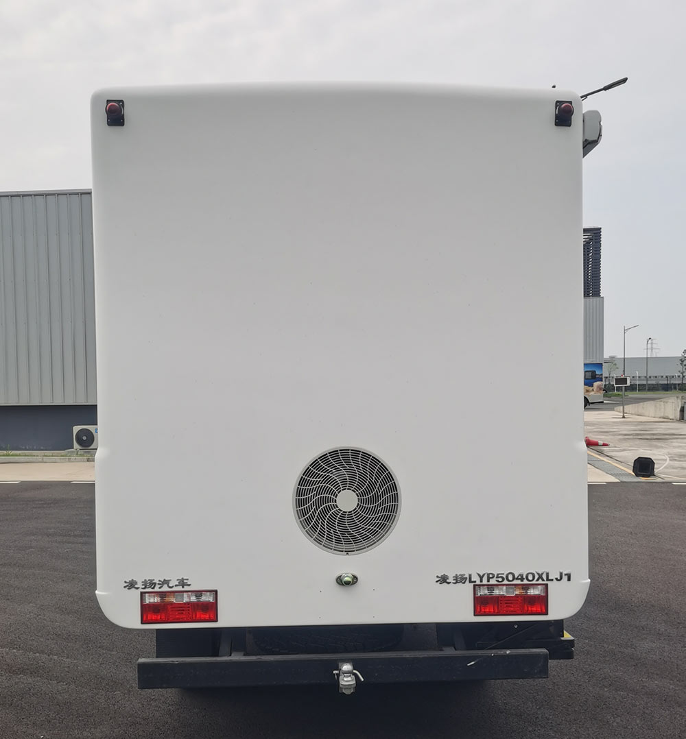 凌揚(yáng)牌LYP5040XLJ1旅居車公告圖片