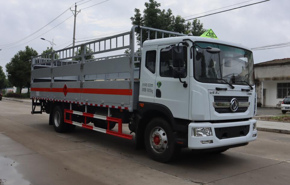 中汽力威牌HLW5180TQPEQ6氣瓶運輸車公告圖片