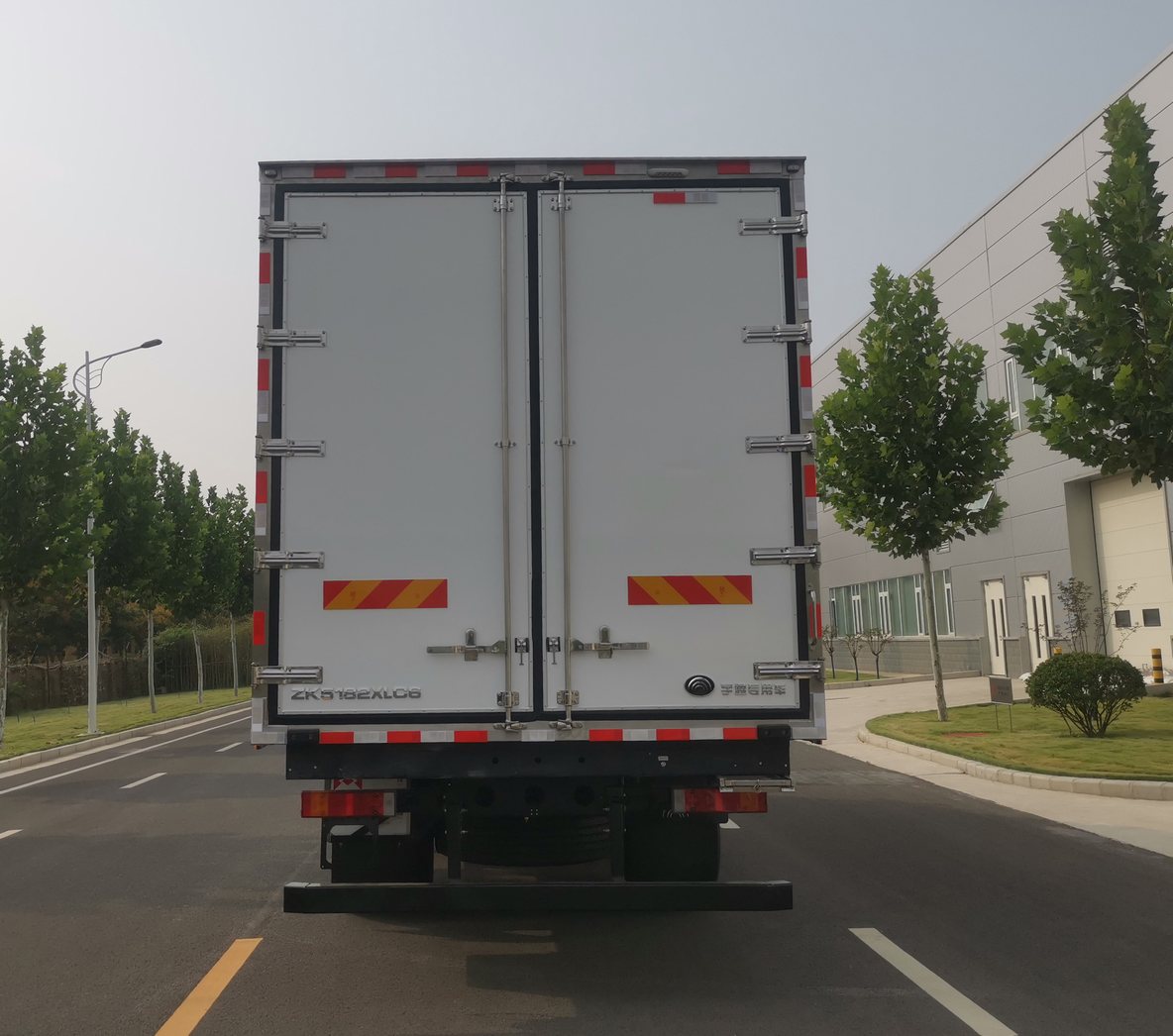 宇通牌ZK5182XLC6冷藏車公告圖片