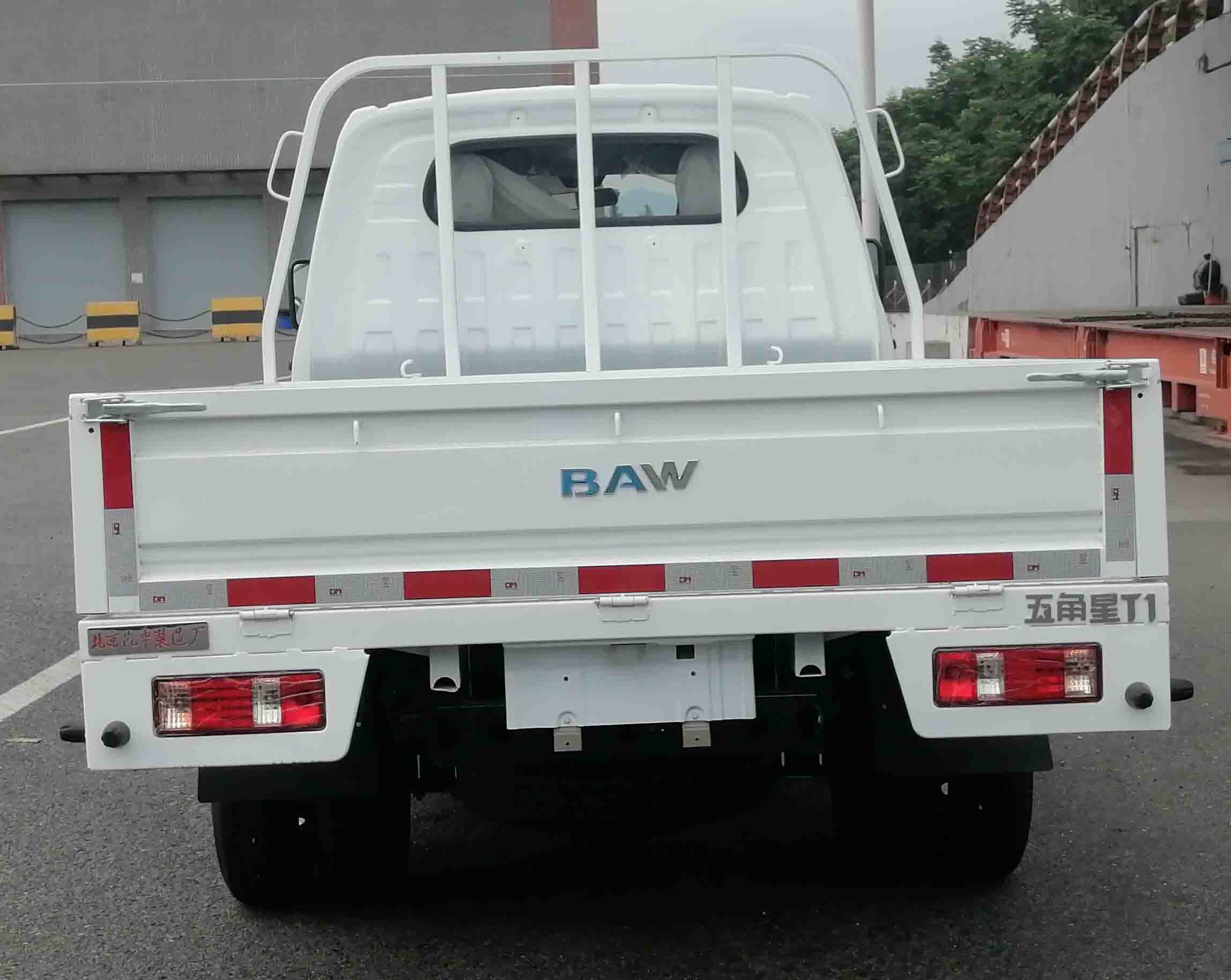 BAW1031PAA52 锐胜牌124马力单桥汽油3米国六轻型载货汽车图片