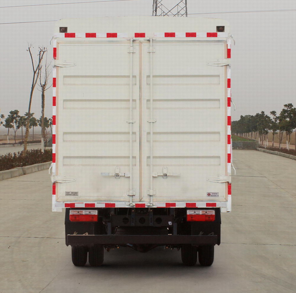 東風(fēng)牌EQ5040CCY2EDFAC倉柵式運(yùn)輸車公告圖片