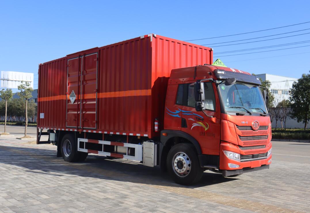 中汽力威牌HLW5180XZWCA6雜項危險物品廂式運輸車公告圖片