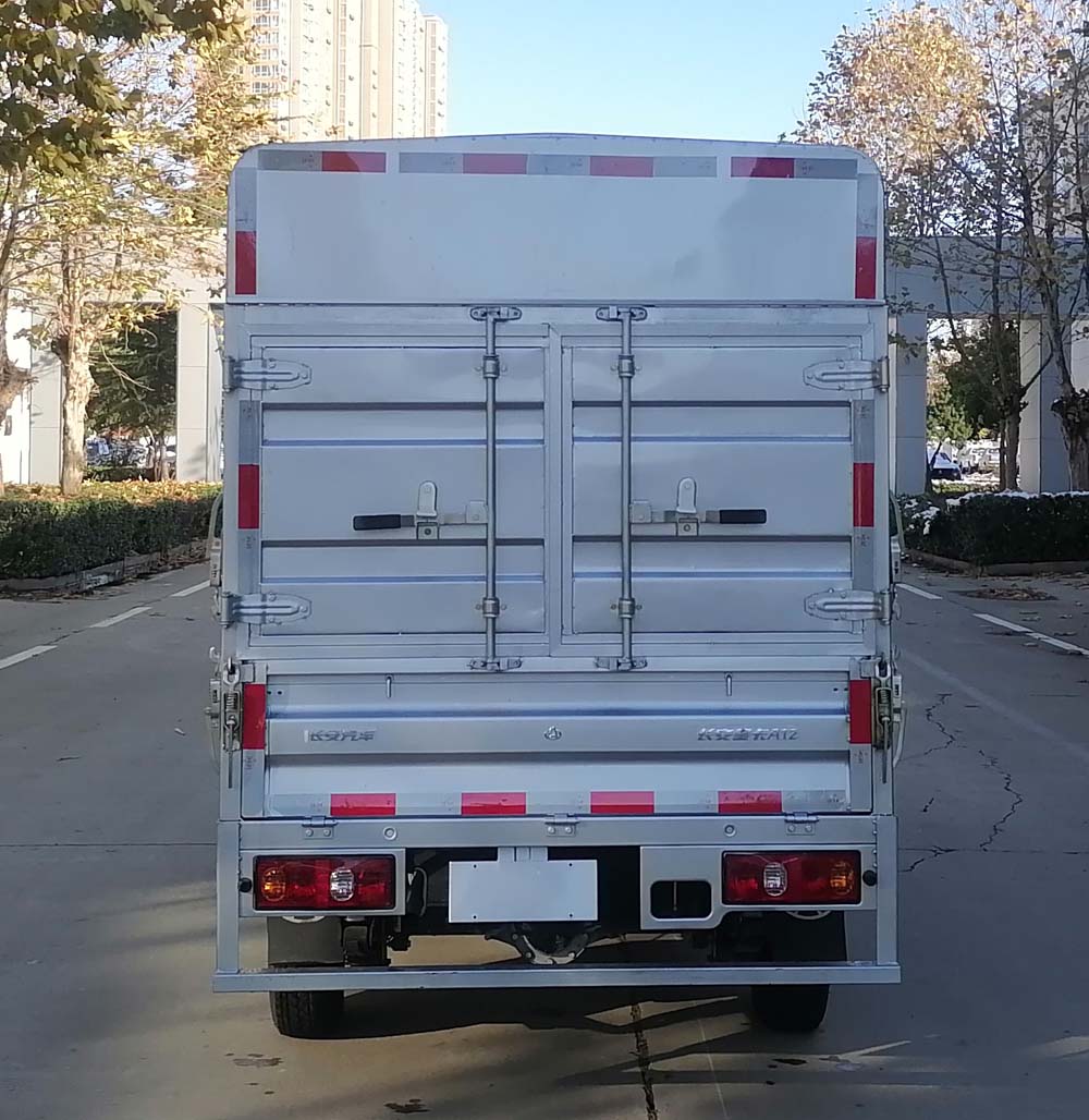 長(zhǎng)安牌SC5022CCYSEAZ6倉柵式運(yùn)輸車公告圖片