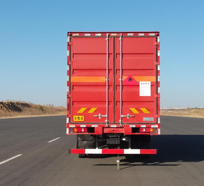 東風(fēng)牌DFV5263XRQGP6D易燃?xì)怏w廂式運(yùn)輸車公告圖片