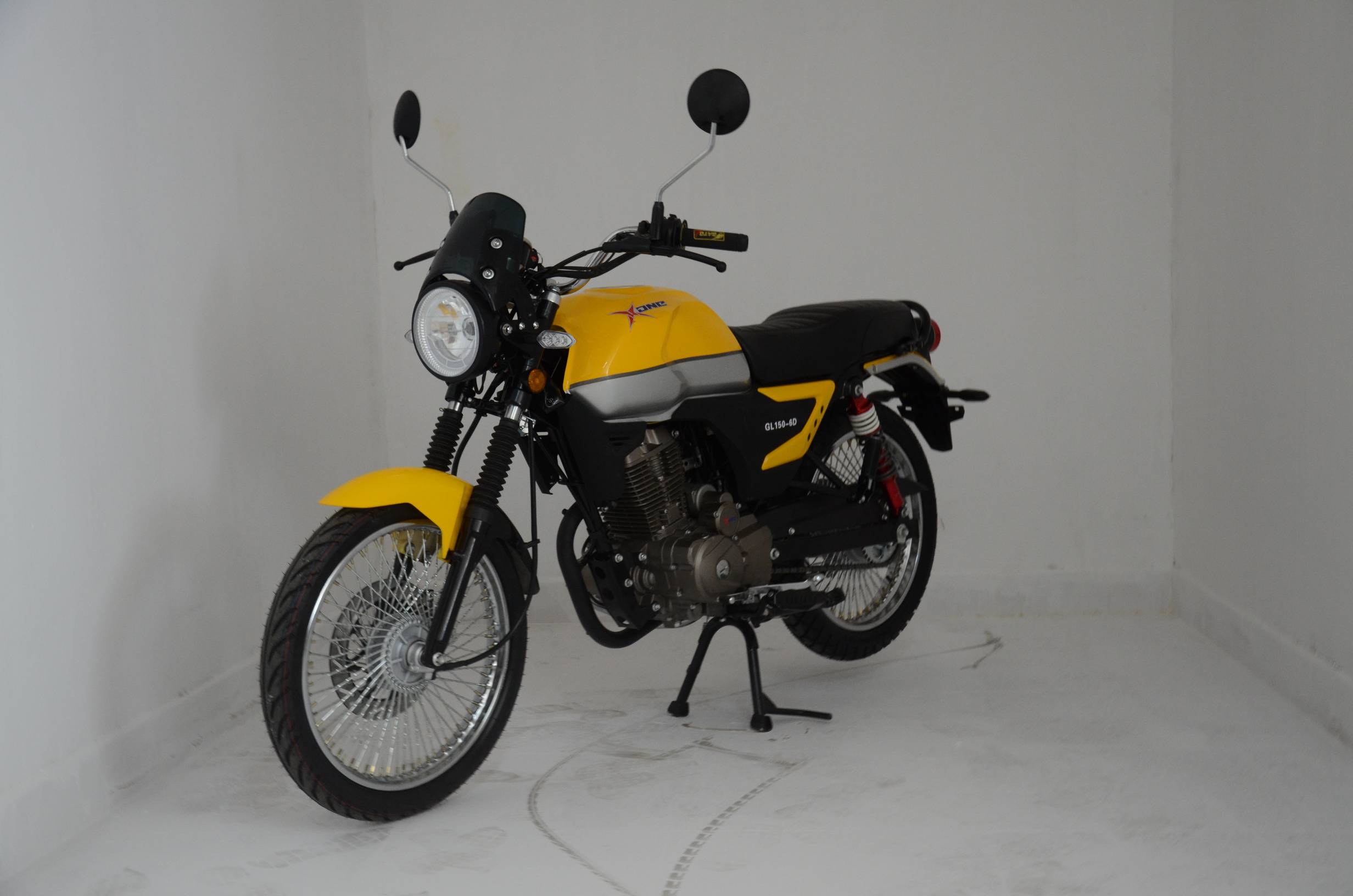 广铃雅玛牌GL150-6D两轮摩托车图片