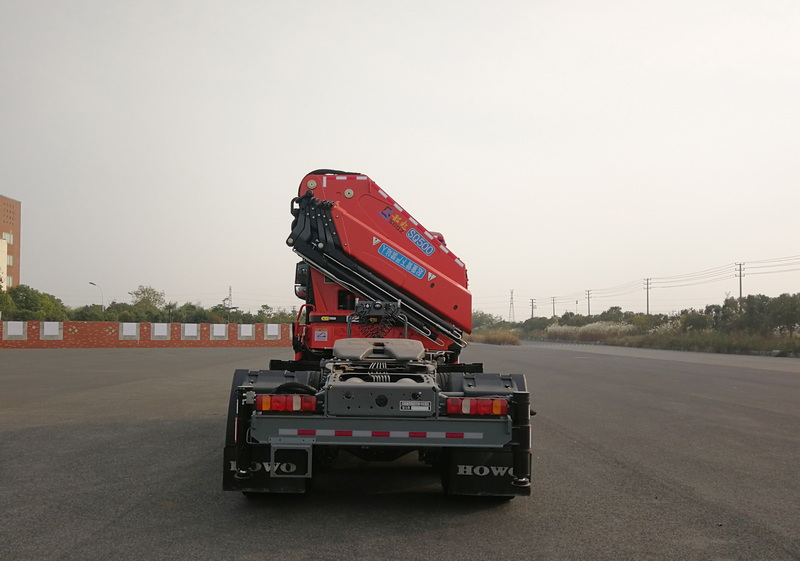 豪沃牌ZZ5257JQQV404GF1隨車式起重牽引運(yùn)輸車公告圖片