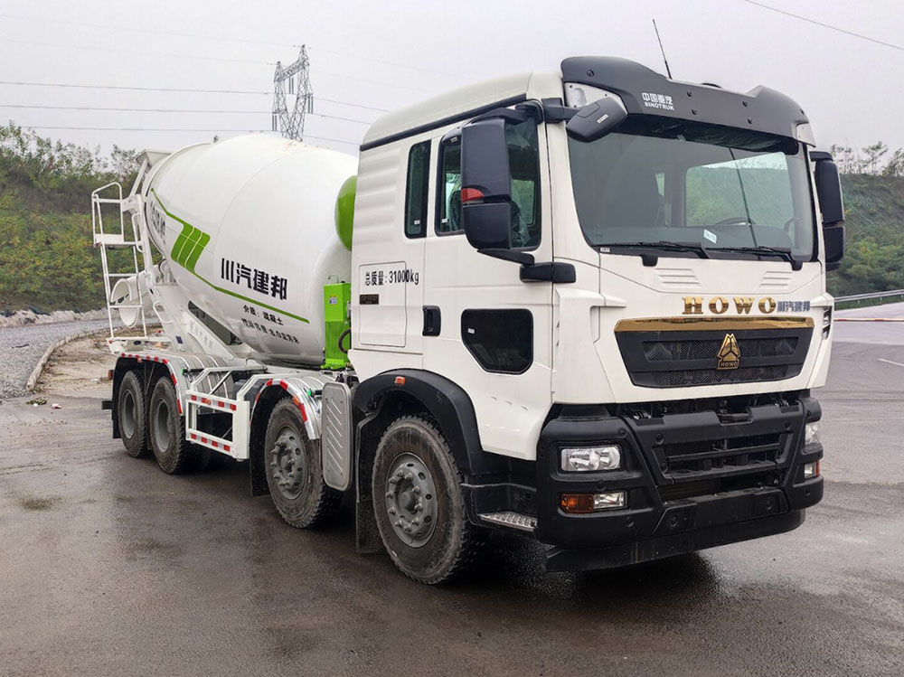 川汽建邦牌JBJ5312GJBG6混凝土攪拌運(yùn)輸車公告圖片