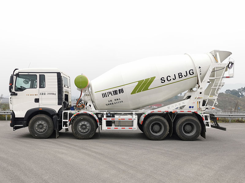 川汽建邦牌JBJ5312GJBG6混凝土攪拌運(yùn)輸車公告圖片