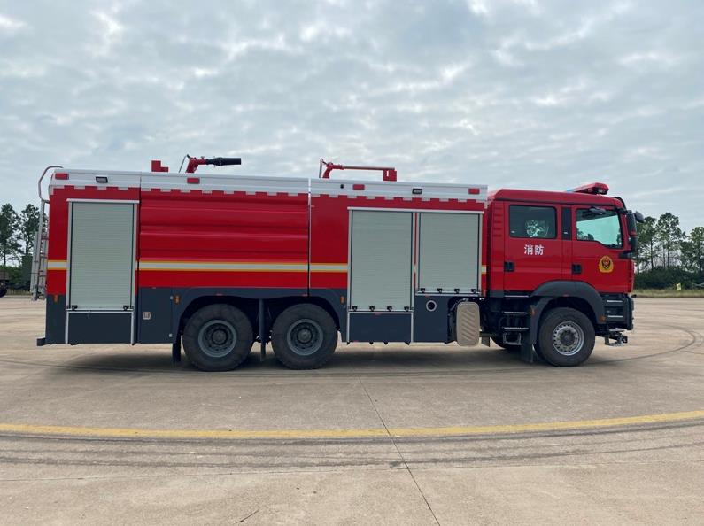 潤(rùn)泰牌RT5310GXFGP120/C6干粉泡沫聯(lián)用消防車公告圖片