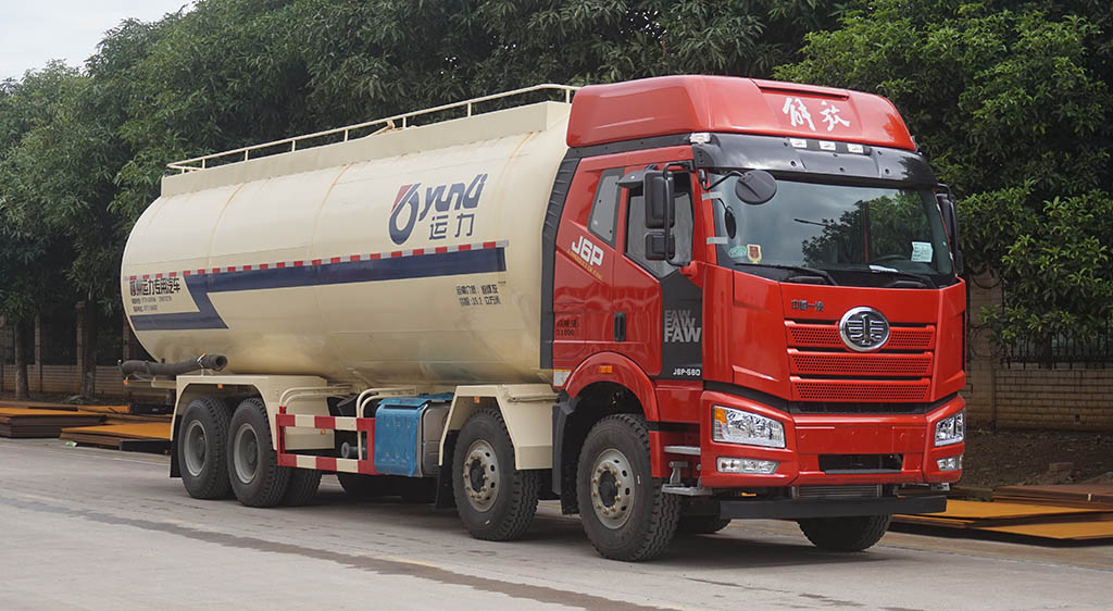 運(yùn)力牌LG5310GFLJ6低密度粉粒物料運(yùn)輸車(chē)公告圖片