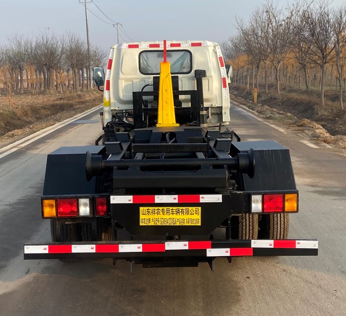 祥農(nóng)達(dá)牌SGW5041ZXXBJ6車廂可卸式垃圾車公告圖片