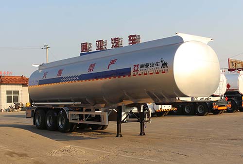 通亚达牌11.9米34吨3轴润滑油罐式运输半挂车(CTY9402GRHL44)