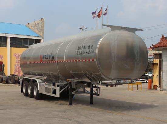 通亚达牌11米34.1吨3轴铝合金液态食品运输半挂车(CTY9401GYSL42)