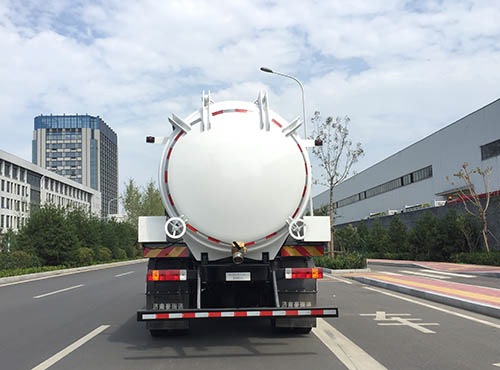 圓易牌JHL5180GXWF吸污車公告圖片