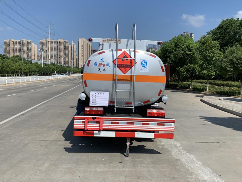 楚飛牌CLQ5121GJY6E加油車(chē)公告圖片