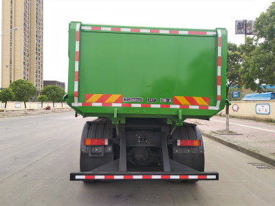 东方红牌LT5251ZLJBEV纯电动自卸式垃圾车公告图片