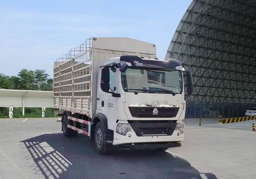 豪沃牌ZZ5167CCYN501GF1CL倉(cāng)柵式運(yùn)輸車公告圖片