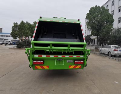 东风股份多利卡D9 HLQ5180ZYSE6压缩式垃圾车公告图片