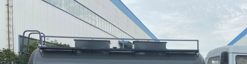 中汽力威牌HLW5120GFWEQ6腐蝕性物品罐式運輸車公告圖片