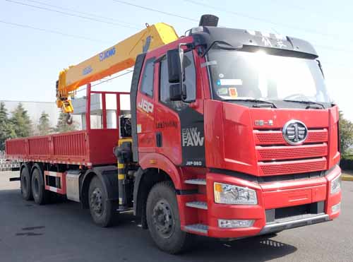 徐工牌XGS5311JSQJ6隨車(chē)起重運(yùn)輸車(chē)公告圖片