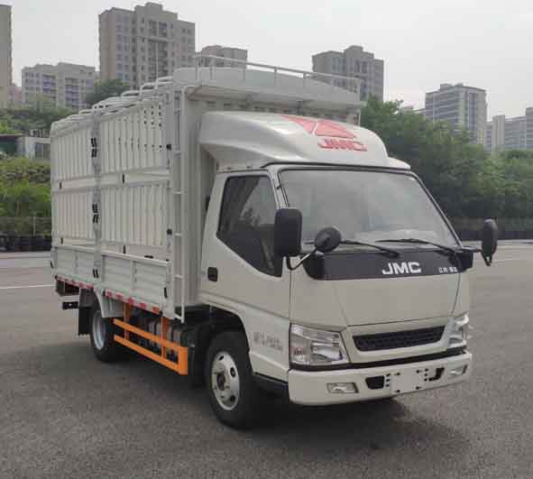 江鈴牌JX5041CCYTCB26倉(cāng)柵式運(yùn)輸車(chē)公告圖片