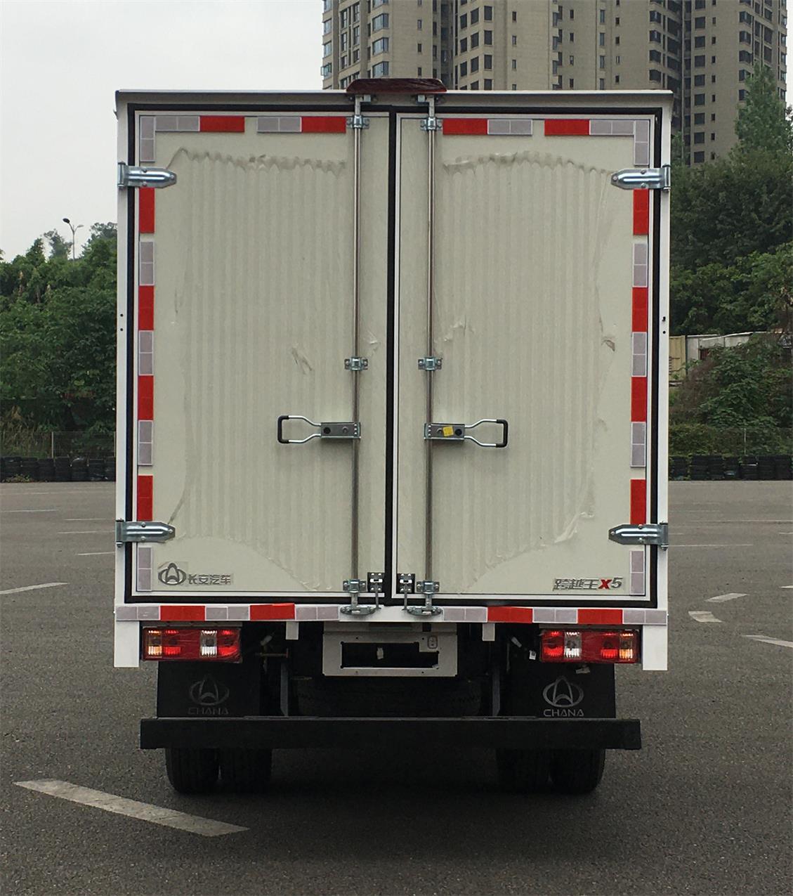 長安牌CKS5040XXYFRS62廂式運(yùn)輸車公告圖片