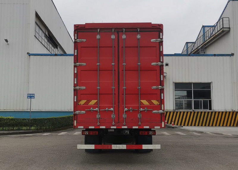 紅巖牌CQ5187XYKEY05711J翼開(kāi)啟廂式車(chē)公告圖片