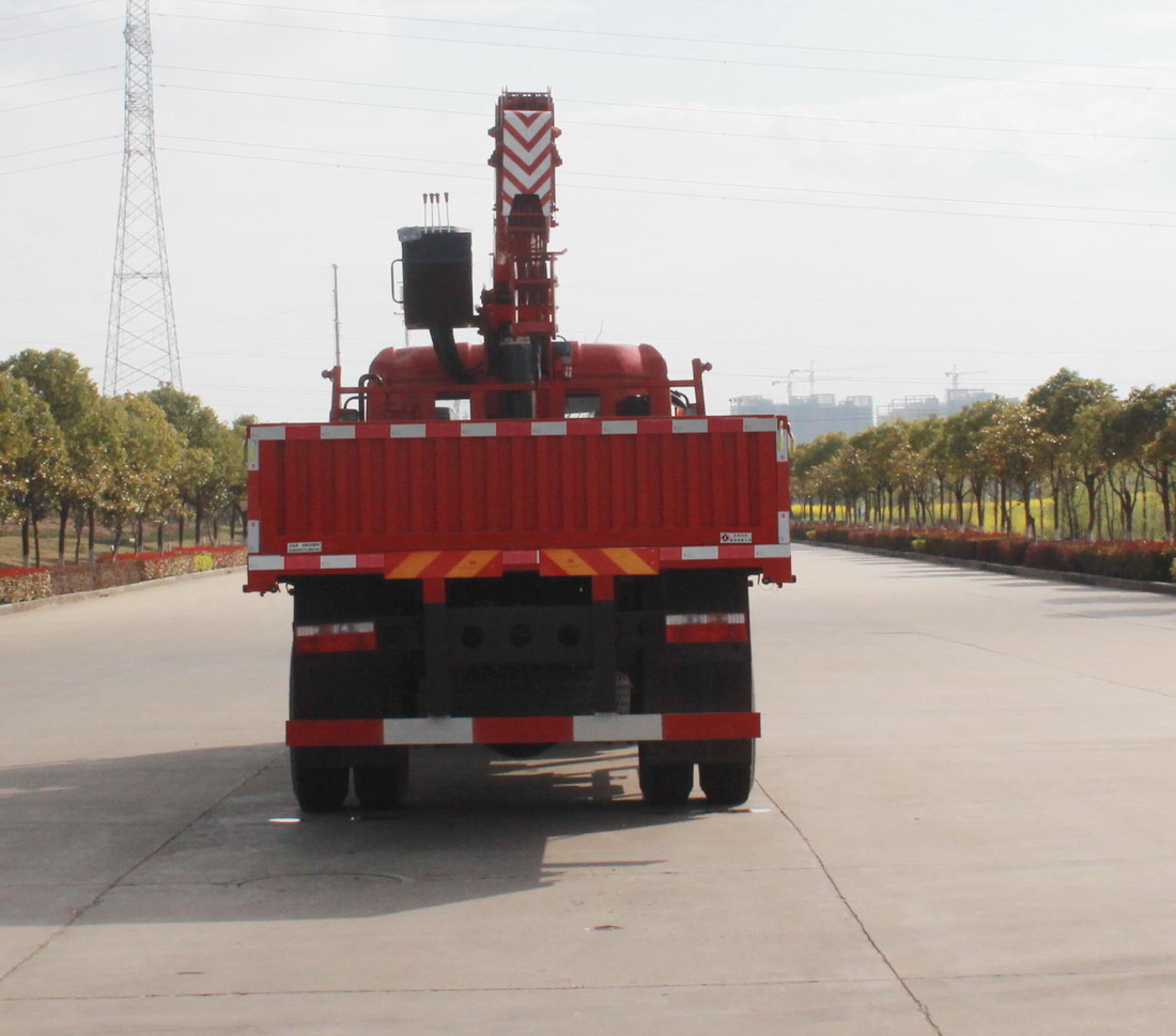东风牌EQ5185JSQ8EDFAC随车起重运输车公告图片