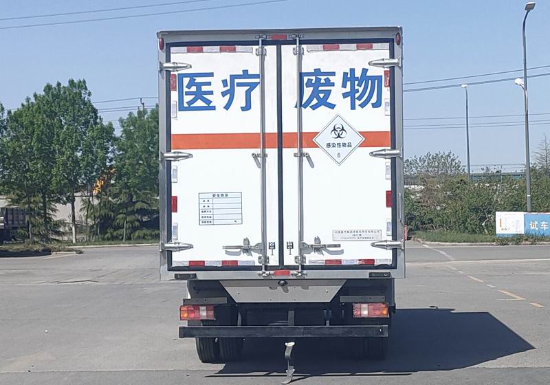 豪沃牌ZZ5047XYYH3315F145醫(yī)療廢物轉(zhuǎn)運車公告圖片