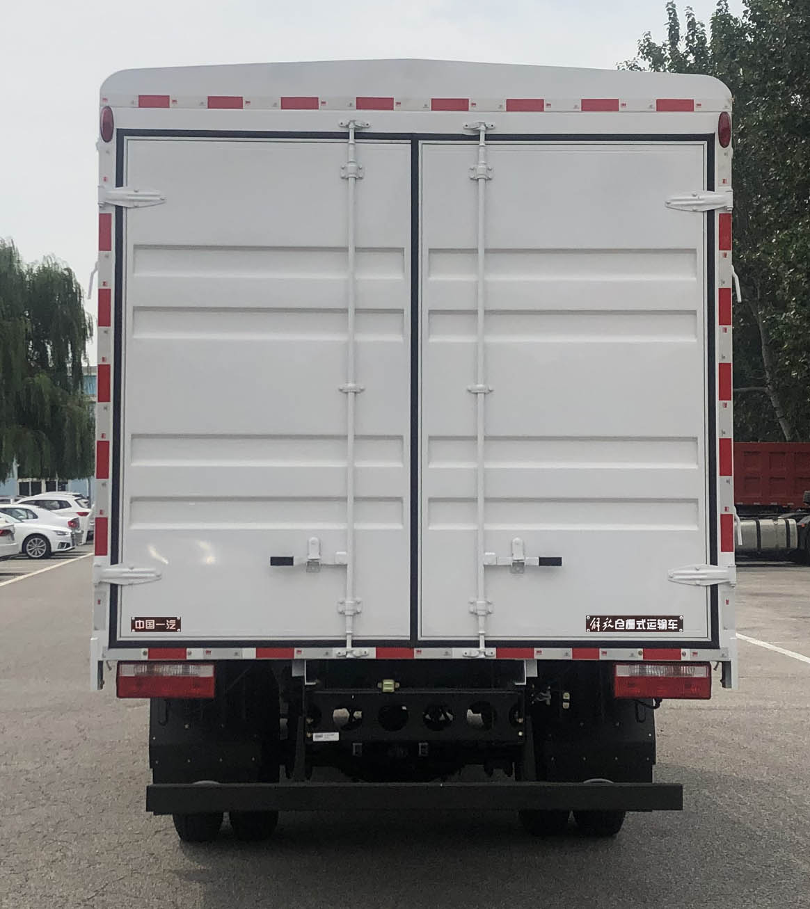 解放牌CA5111CCYP40K59L2E6A84倉柵式運(yùn)輸車公告圖片