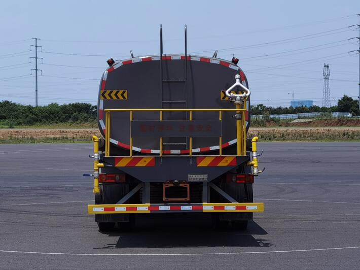 東風(fēng)牌DFV5183GPSGP6D綠化噴灑車公告圖片