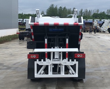 程力威牌CLW5040ZZZ6RS自裝卸式垃圾車公告圖片