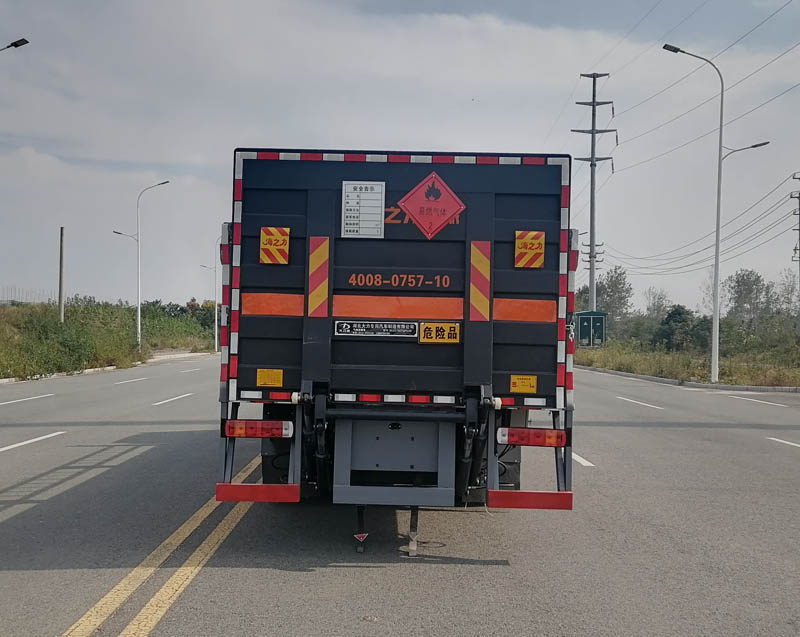 大力牌DLQ5182TQPCA6氣瓶運(yùn)輸車(chē)公告圖片