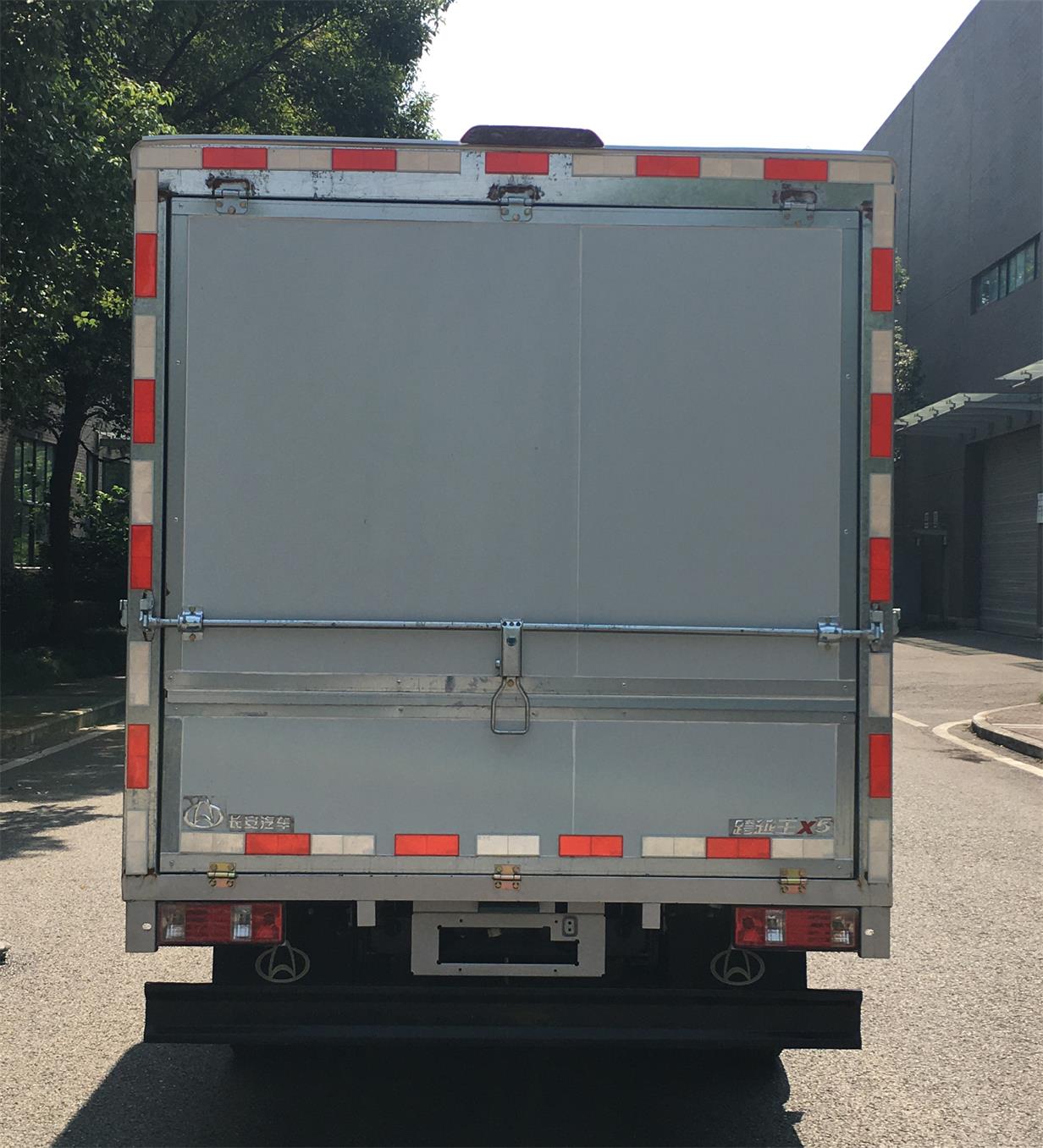 長安牌CKS5034XYKFRS6B2翼開啟廂式車公告圖片