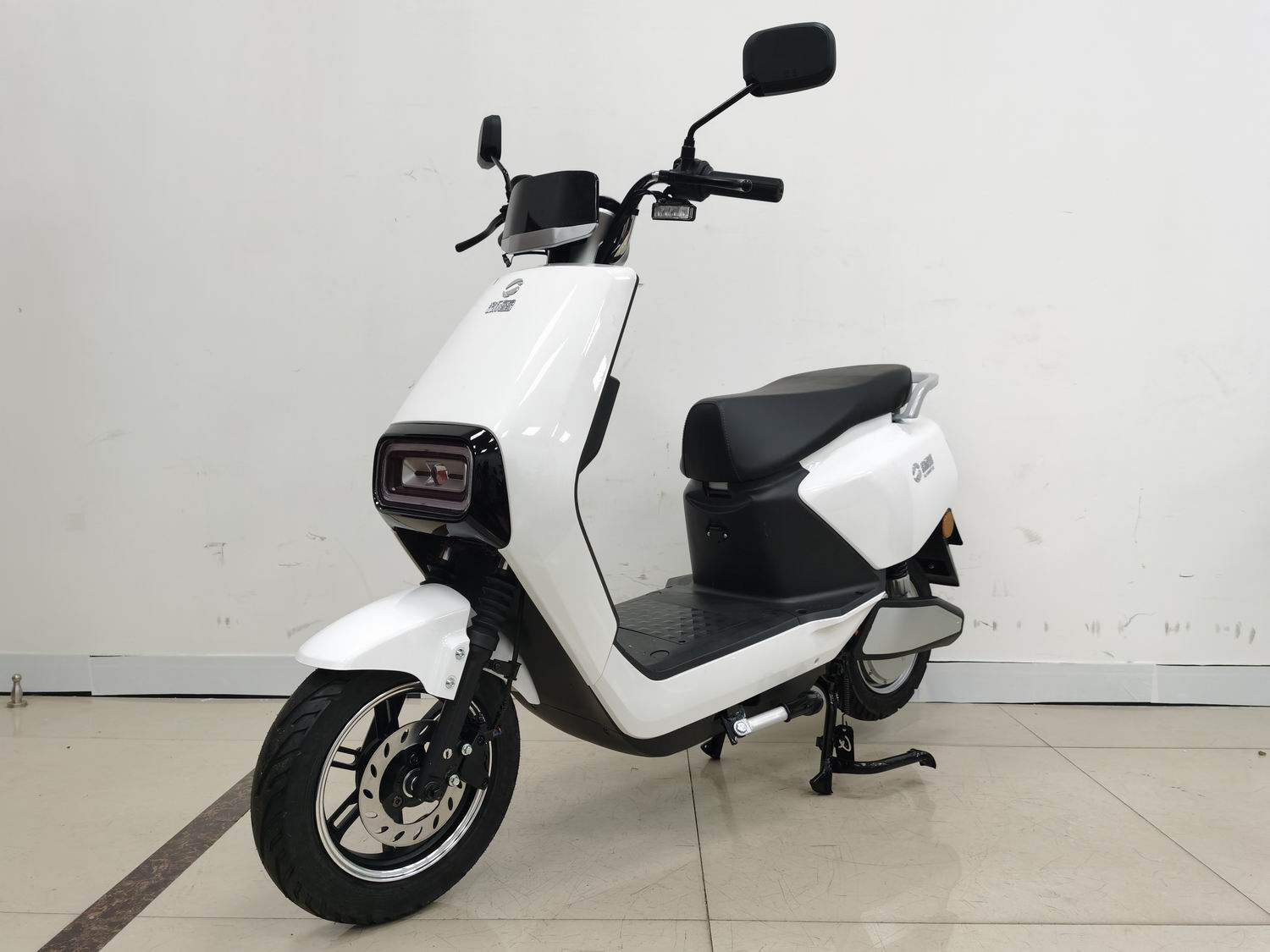 新蕾牌XL1000DT-13电动两轮摩托车公告图片