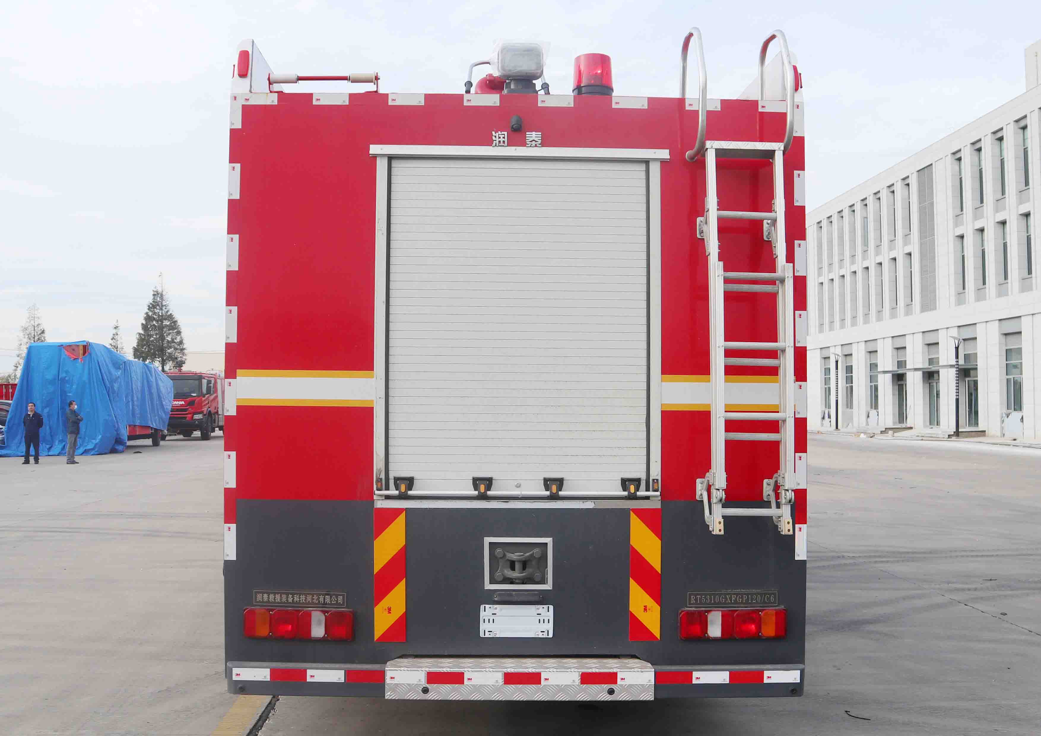 润泰牌RT5310GXFGP120/C6干粉泡沫联用消防车公告图片